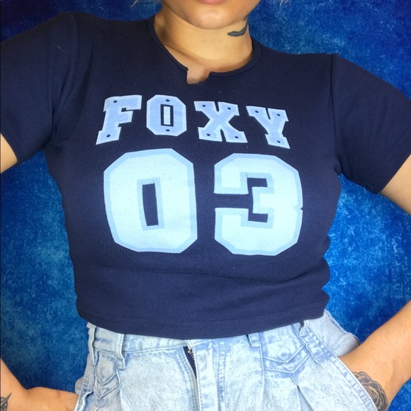 Foxy Cropped Top - Picture 3 of 4